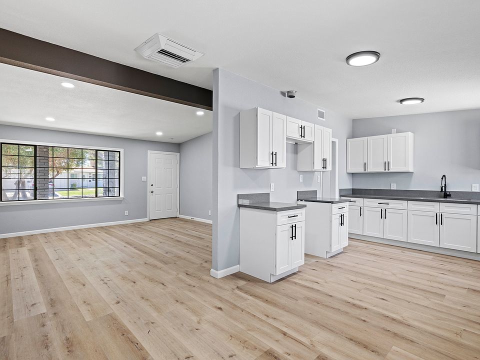 1st image of 1047 W Avenue H1
