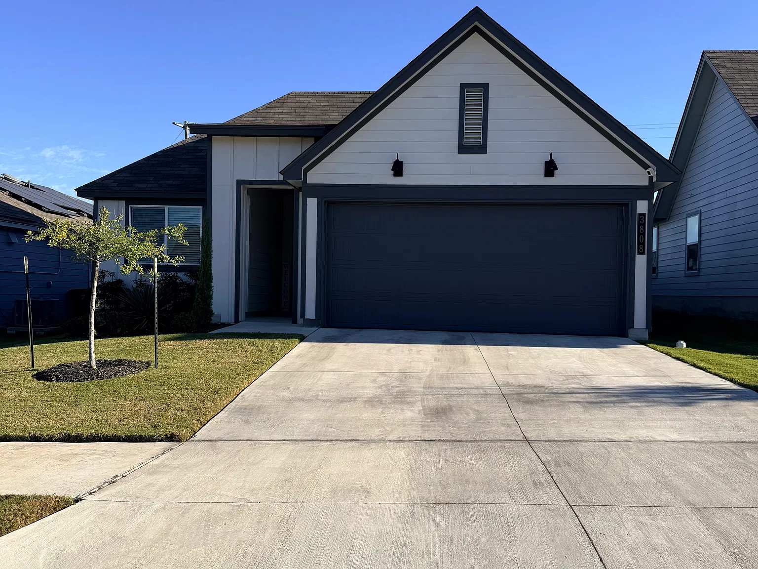3 bed, 1409 sqft, $1,700 — Photo 2