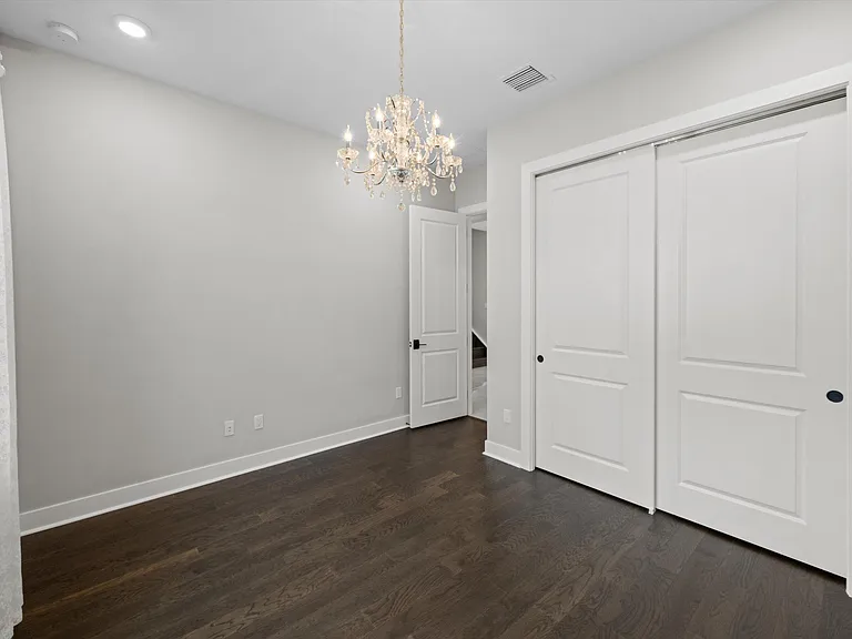 15664 Merritt Dr — Photo 38