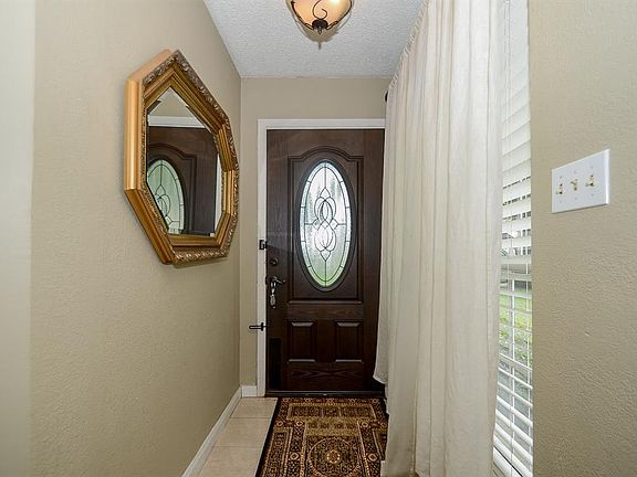 4th image of 21107 Western Valley Dr