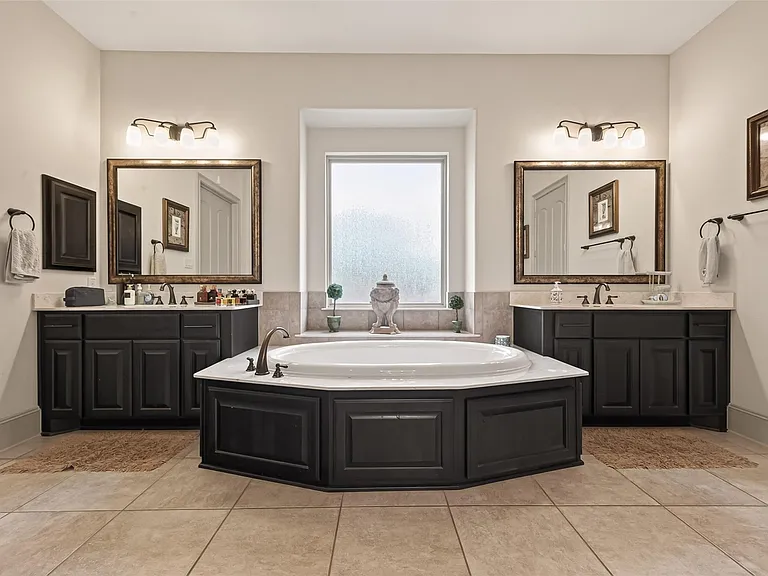 2515 Avon Gate Ct — Photo 43
