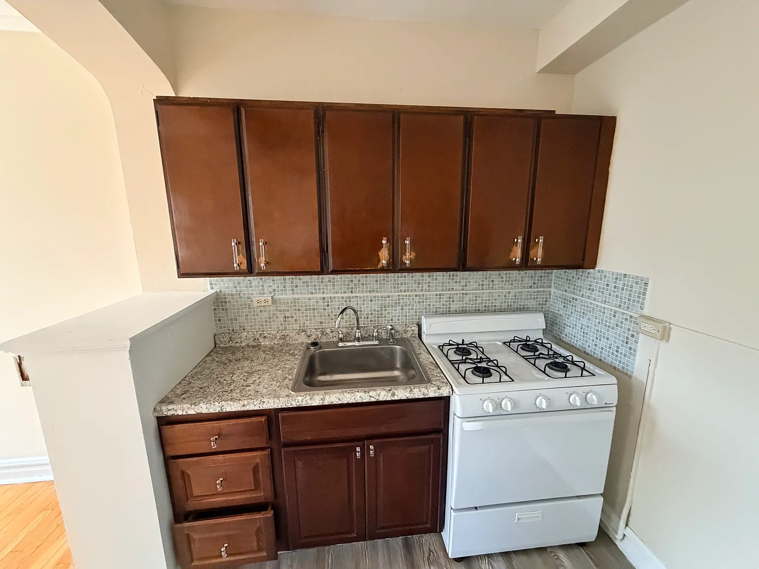 1 bed, $1,300 — Photo 4