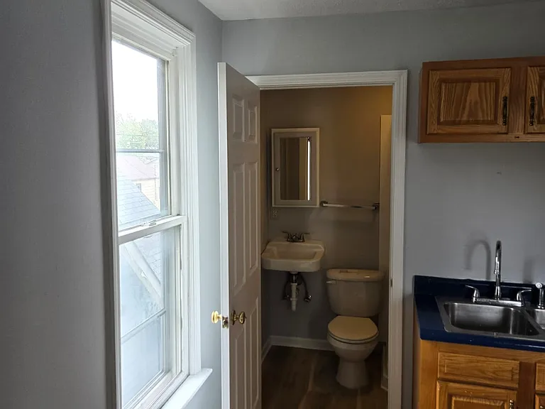 925 Meridian St #3 — Photo 4