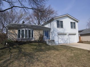 306 Norton Ln, Bloomingdale, IL 60108
