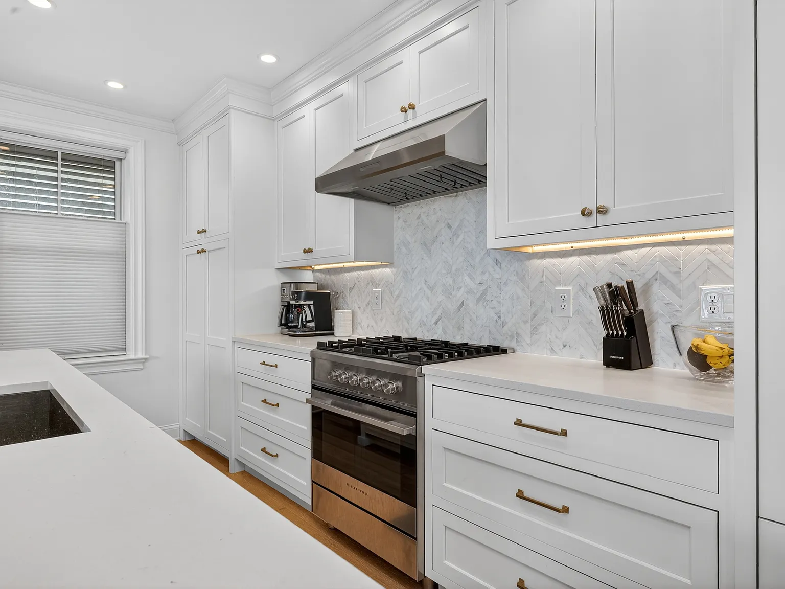 2 bed, 1086 sqft, $5,400 — Photo 4