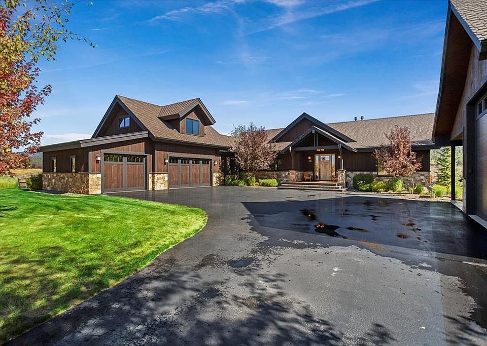 1st image of 308 Otter Pond Ct
