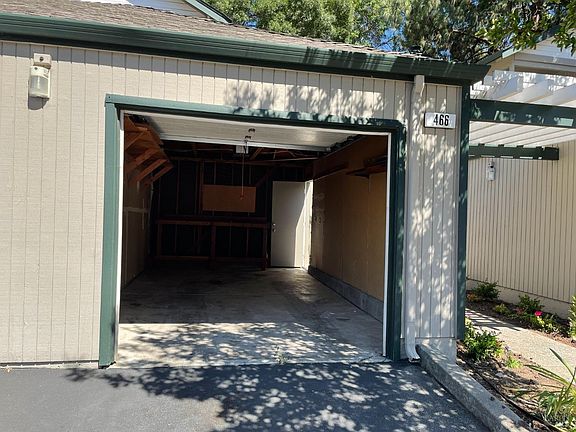 3rd image of 466 Lancaster Lane