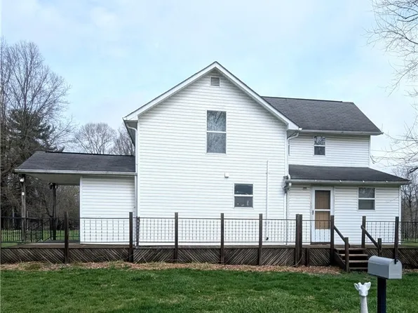 6359 Sittig Ave, Hubbard, OH 44425