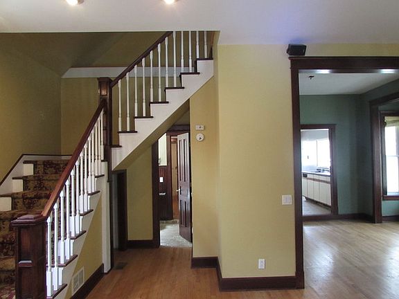 5th image of 7032 N Wolcott Ave
