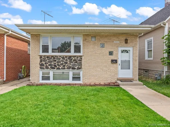 7320 W 58th St, Summit, IL 60501