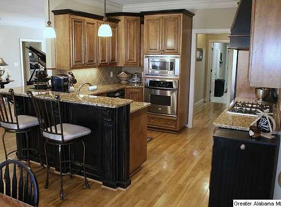 5th image of 5713 Woodland Trl