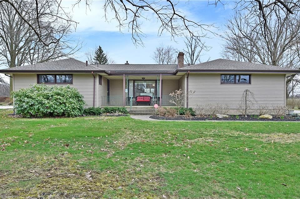 1st image of 9010 Cain Dr NE