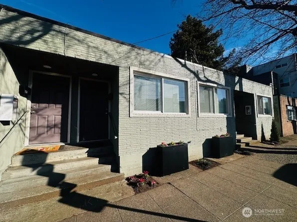 7618 Greenwood Avenue N, Seattle, WA 98103
