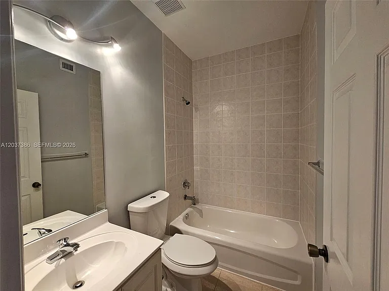 15270 SW 30th Ter — Photo 8