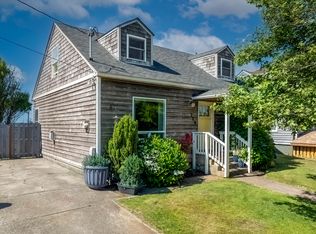 316 SW 11th St, Newport, OR 97365