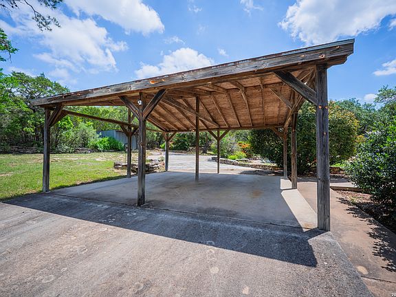 5th image of 107 Sun Valley Dr