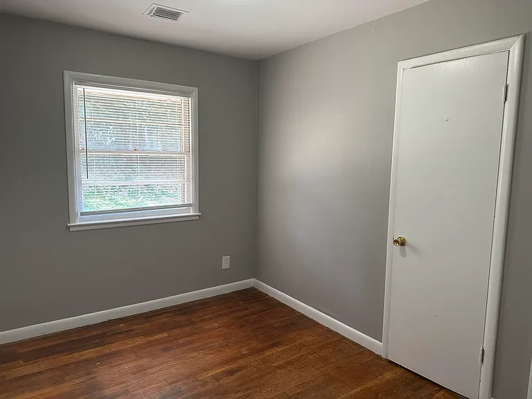 1072 Hudson Ave — Photo 3