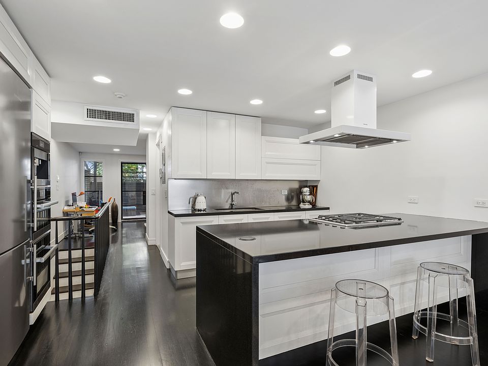 1st image of 35 W 95th St