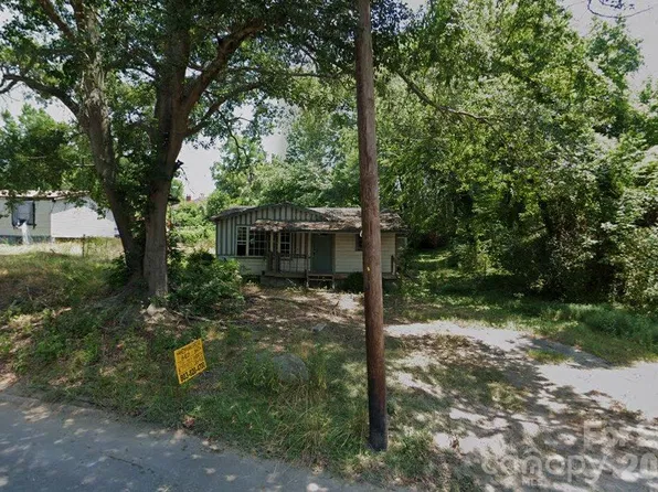 21 Poplar St, Great Falls, SC 29055