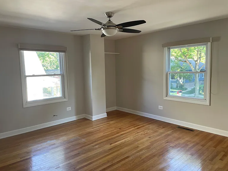 915 Hamlin St — Photo 12