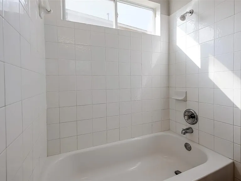 1715 Lost Maples Loop — Photo 16