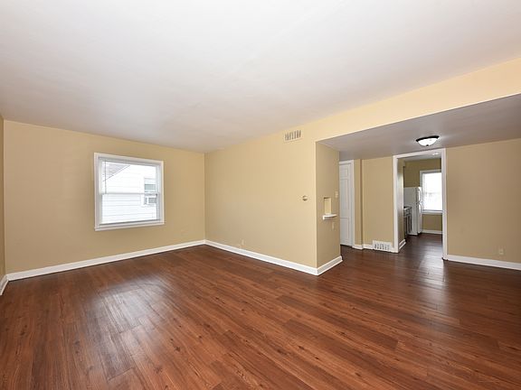 3rd image of 4047 N Sherman Blvd #3