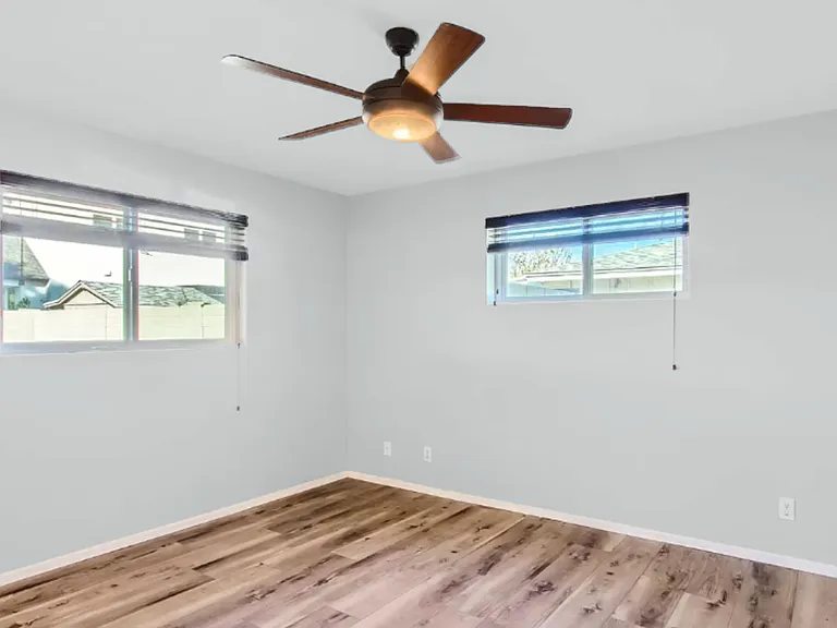 4020 E Earll Dr — Photo 11