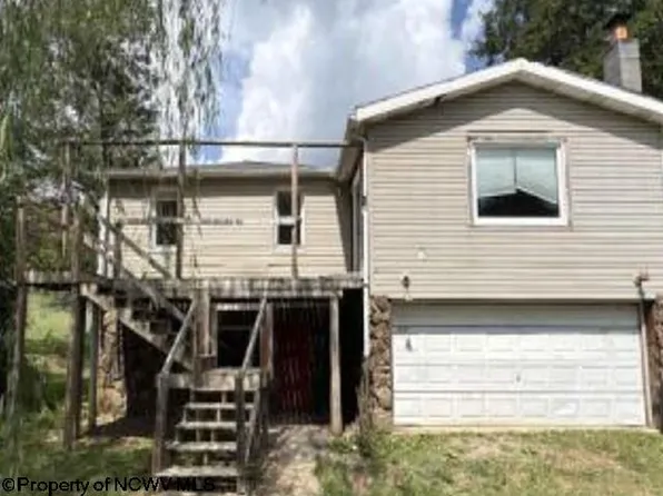 3368 Freedom Hwy, Fairmont, WV 26554