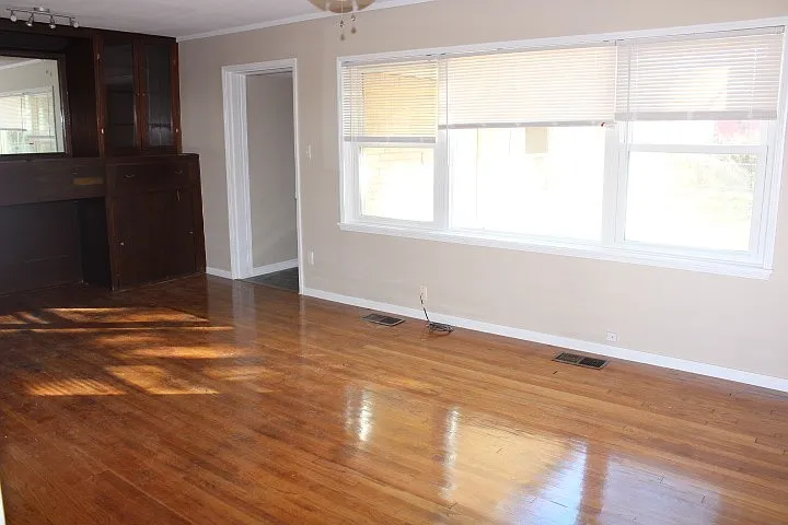 Nice three bedroom close to Hospital and Cameron — Photo 2