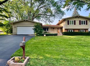 438 High Rd, Cary, IL 60013