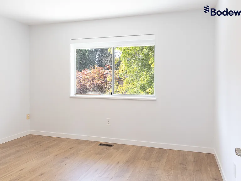 32XX Bermon Pl — Photo 16