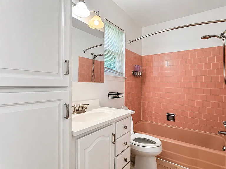10 - Hallway bathroom_06092026