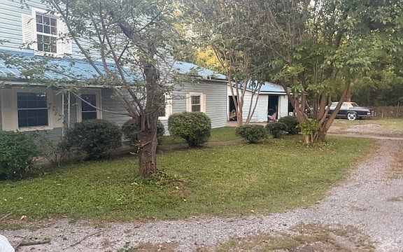 2nd image of 206 E Davis St