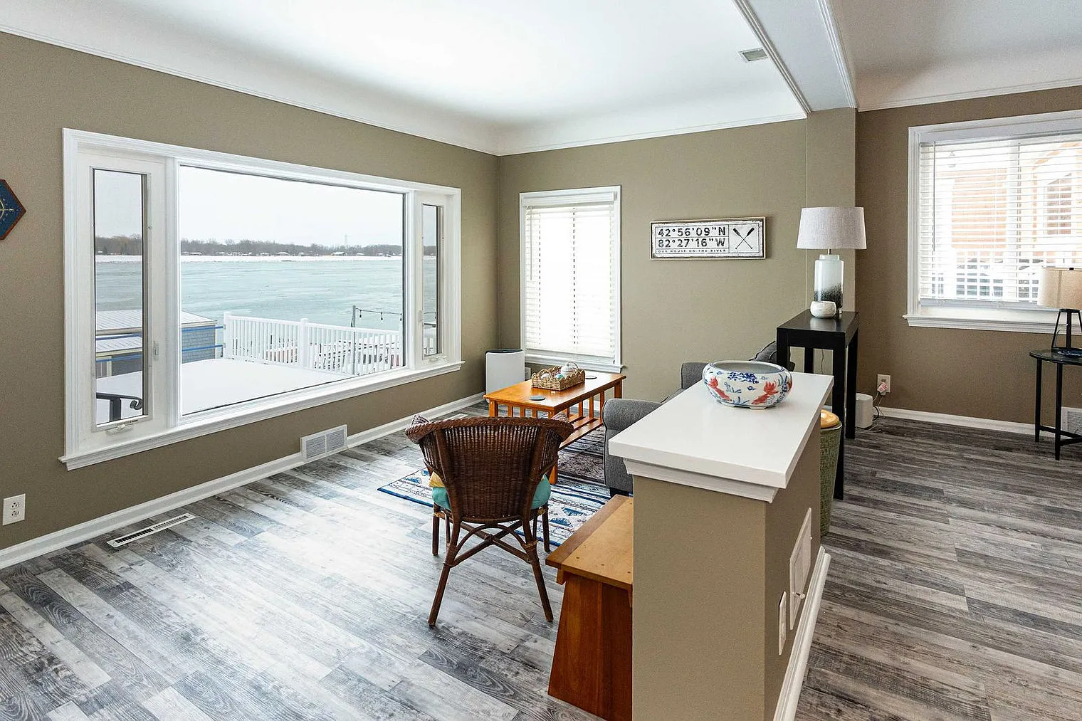 2 bed, 1.0 bath, 1323 sqft, $5,602 — Photo 4