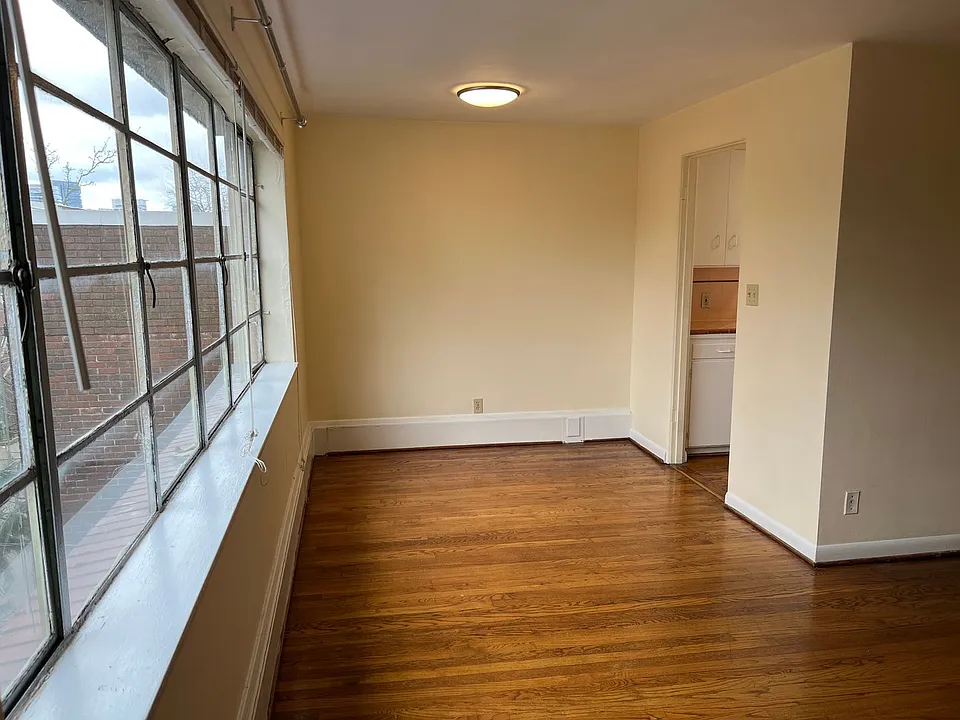 303 Harvard Ave E #303