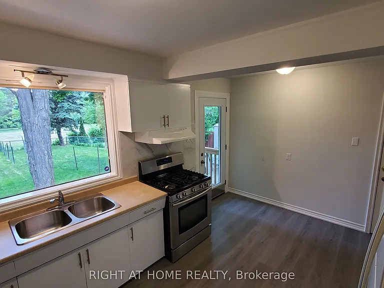 169 Yorkview Dr #1 — Photo 9