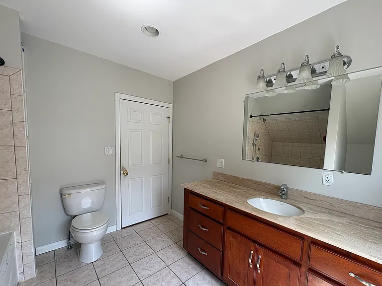 11 Ray Ave — Photo 20