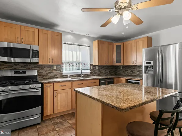32 Taft Ave, Hamilton, NJ 08610