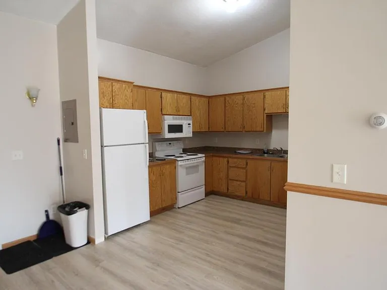 401 W Main St #202 — Photo 2