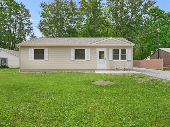 17373 Lakewood Ave, Lake Milton, OH 44429