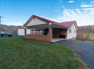 9424 W Pine St, Lowgap, NC 27024