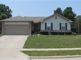 5201 S Hutchinson Ct, Battlefield, MO 65619