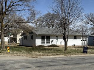 401 E 8th St, Beloit, KS 67420