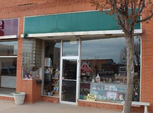 122 W Broadway Ave, Elk City, OK 73644