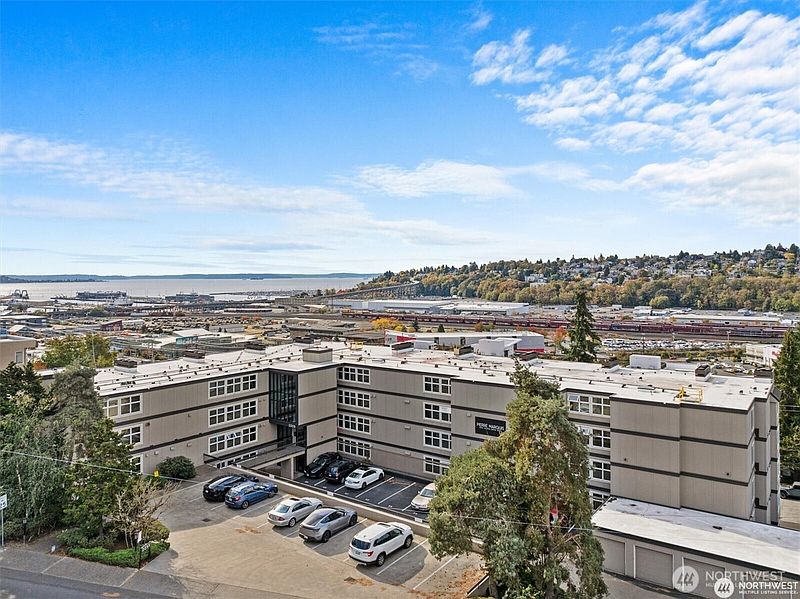 3rd image of 2253 Gilman Drive W #104