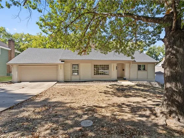 10626 Bridlespur Dr, Kansas City, MO 64114