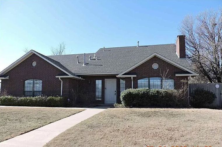 1st image of 706 NW Micklegate Blvd