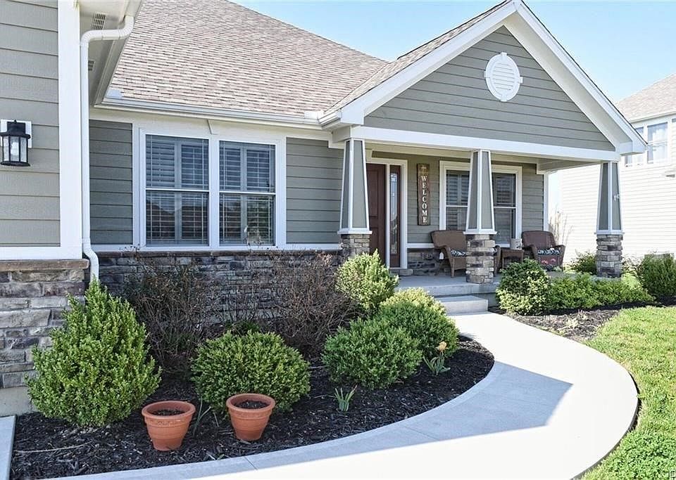 1st image of 2310 Larkspur Dr