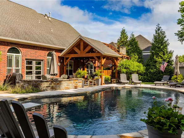 200 NW Yukon Trl, Bentonville, AR 72712