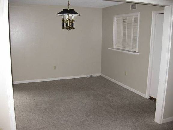 Formal Dining